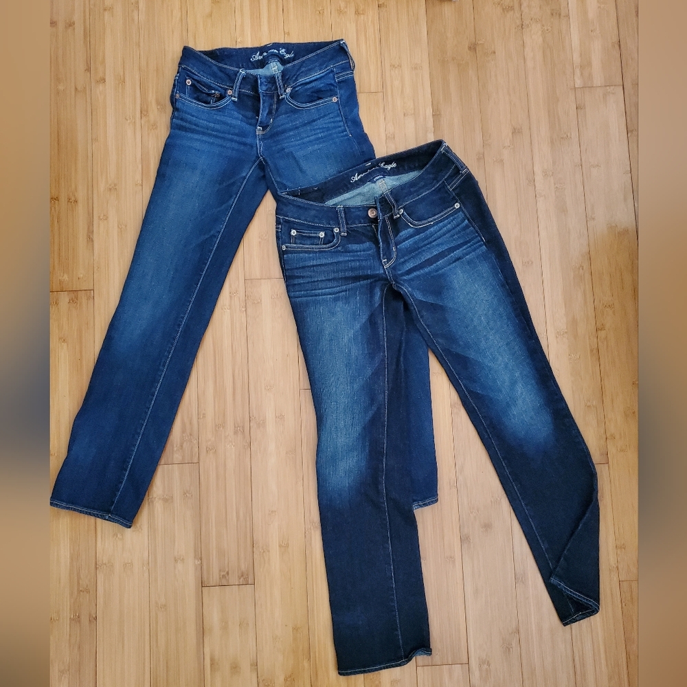 2 pairs of American Eagle straight jeans - size 2 short